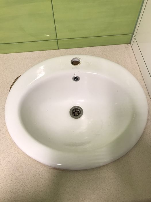 Umywalka wpuszczana Kerra