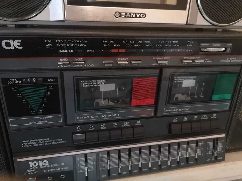 rádio antigo a funcionar