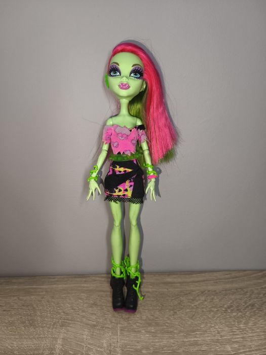 Venus monster high