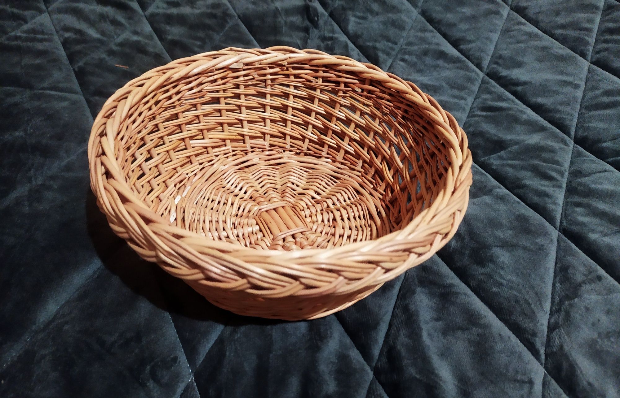 Продам фруктовниці, хлібниці, цукерниці.