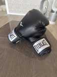 Боксерські рукавиці Everlast Prostyle 2 ідеальншму стані S 10 oz
