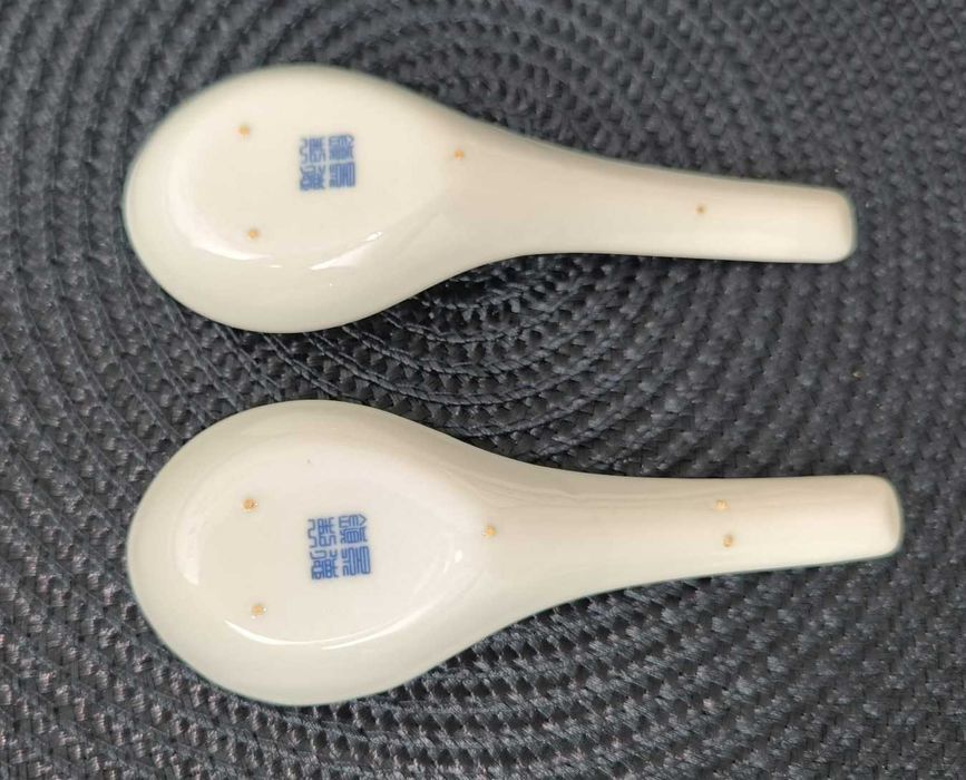 2 chińskie miseczki z łyżeczkami