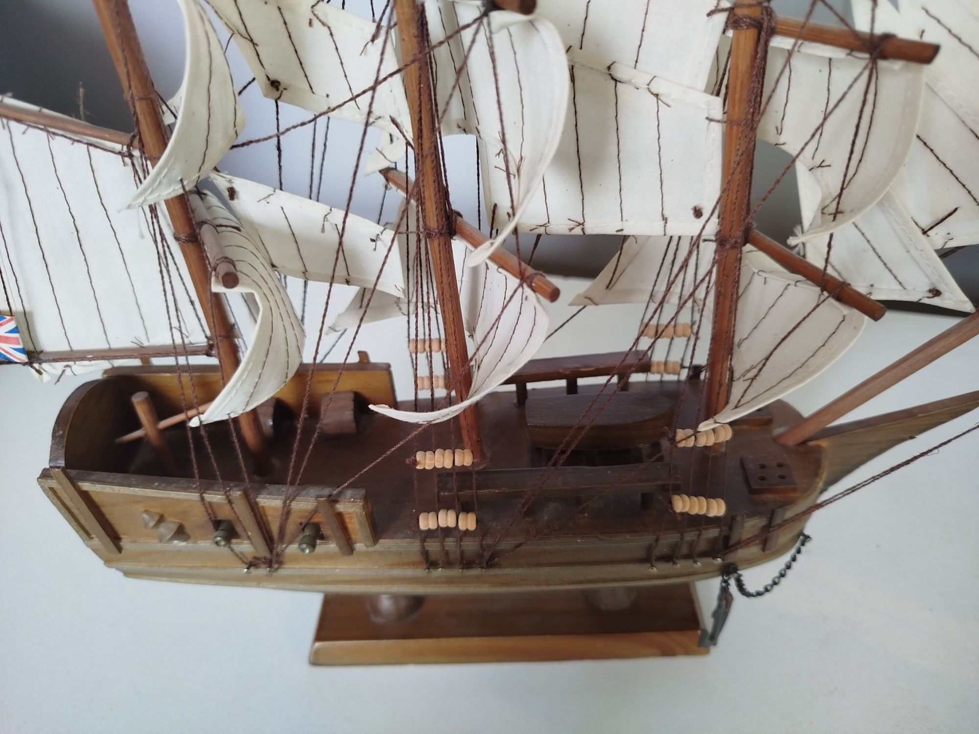 Stary model nr. 1 żaglowca H.M.S Bounty 1787 drewno