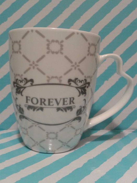 KUBEK porcelanowy baryłka napis FOREVER z uchwytem SERCE na Walentynki