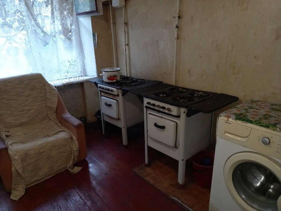 Продам гостинку с балконом П.Поле  PP4