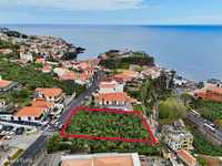 Terreno para Construção com Vista Mar em Câmara de Lobos, Funchal