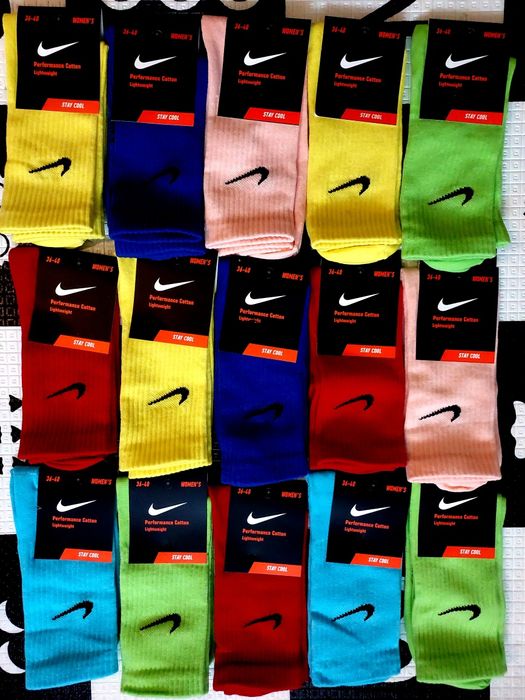 Skarpety Nike długie białe czarne kolorowe