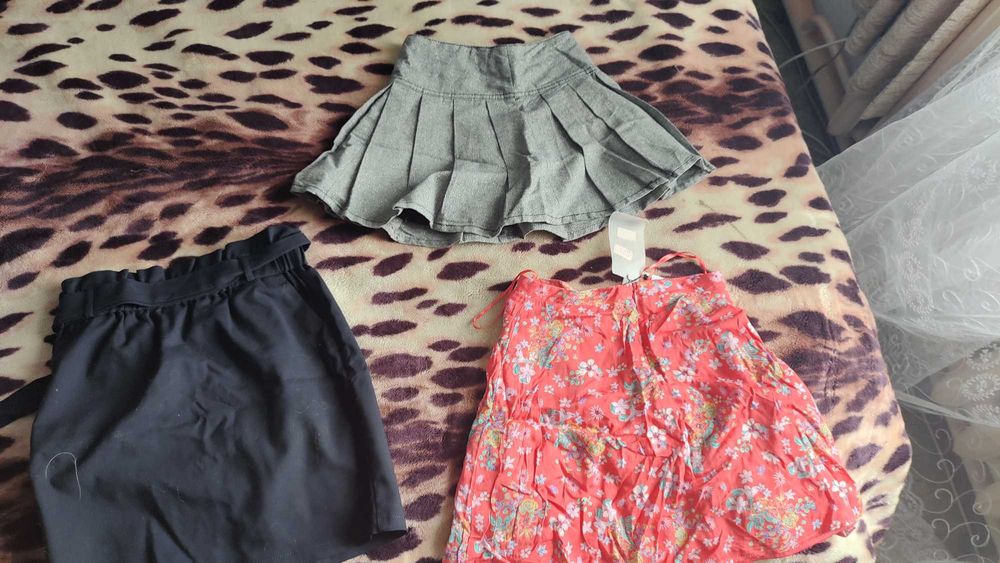 Юбка коротка. Стильна. На дівчину. Нова. Приємна тканика. Плаття