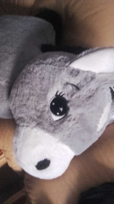 Boneco em peluche muito grande