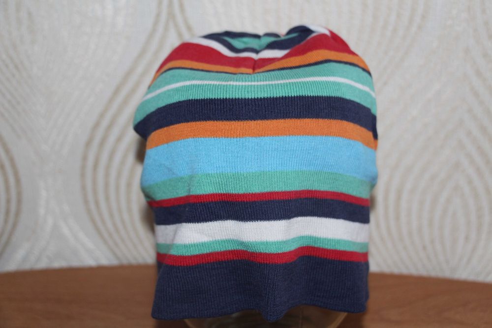 Шапочки деми мальчику разные 7 штук