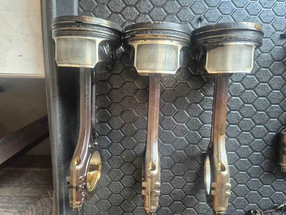 Поршень Шатун 1.4 TSI ТСІ TFSI caxa bmy cav blg cdga