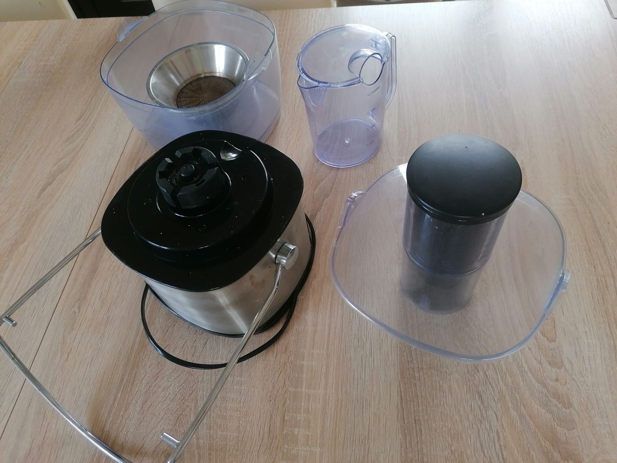 Sokowirówka 700w
