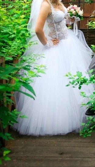 Весільна сукня | Біла, пишна, корсетна | Ріст 164 см