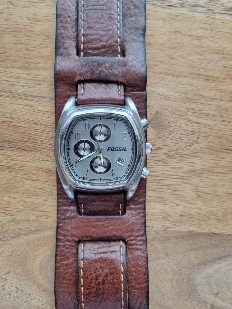 Часы хронограф наручные Fossil