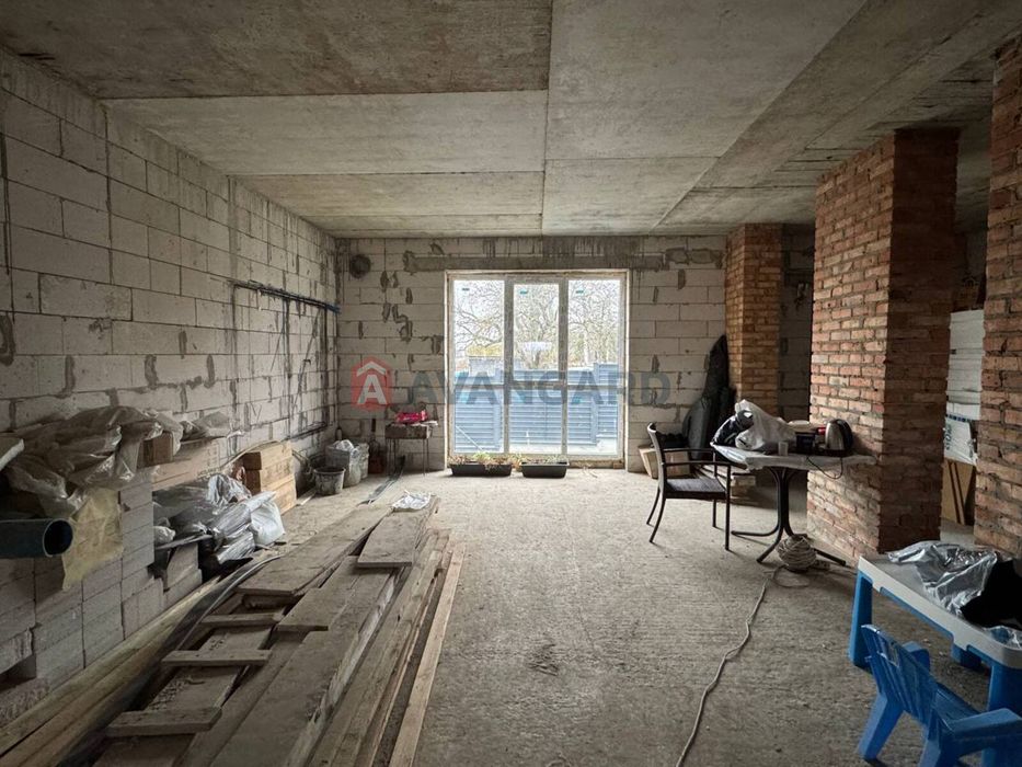 Продається 2 пов.будинок з ділянкою.