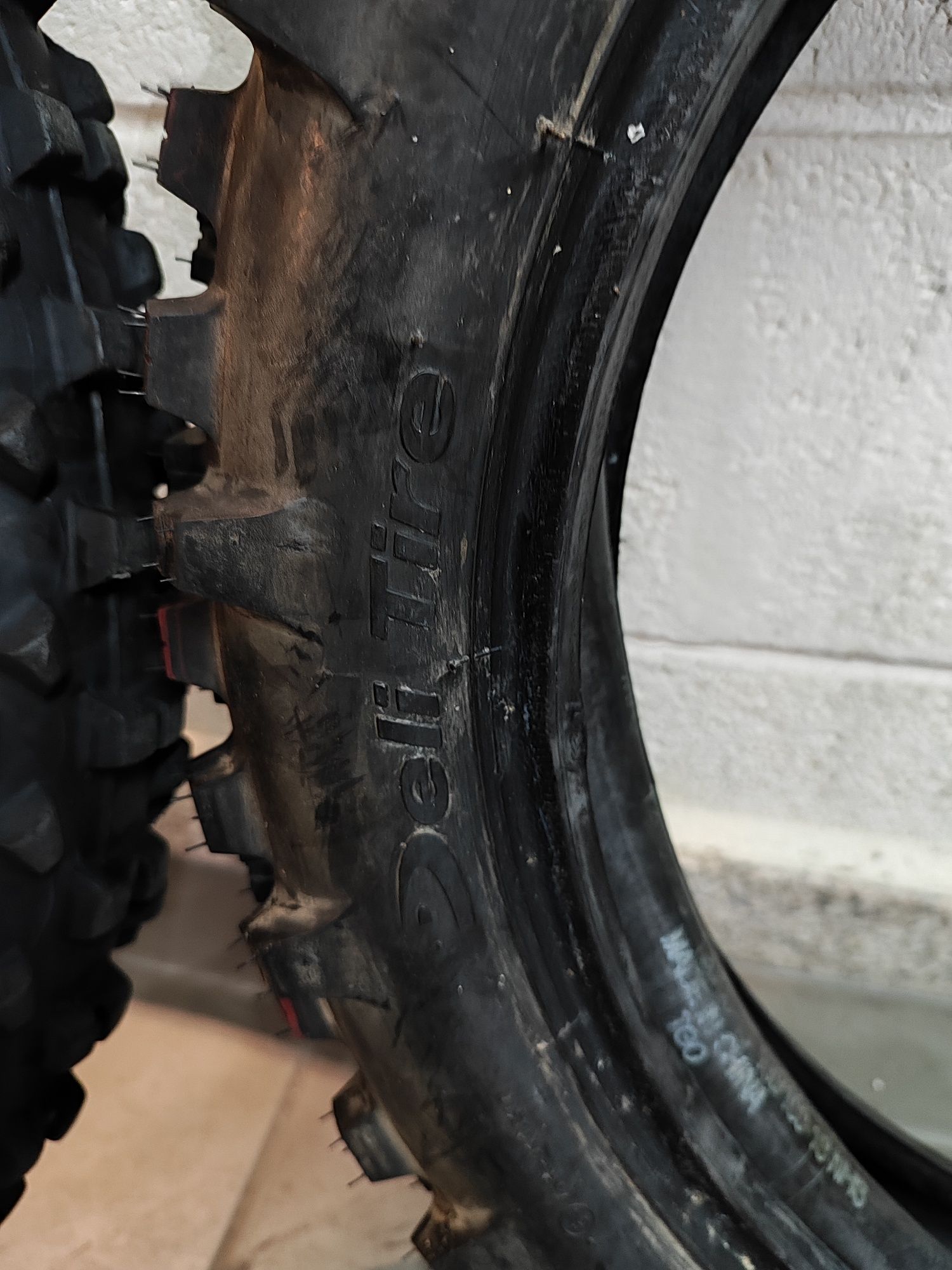 Pneu Deli Tire e Maxxis Soft