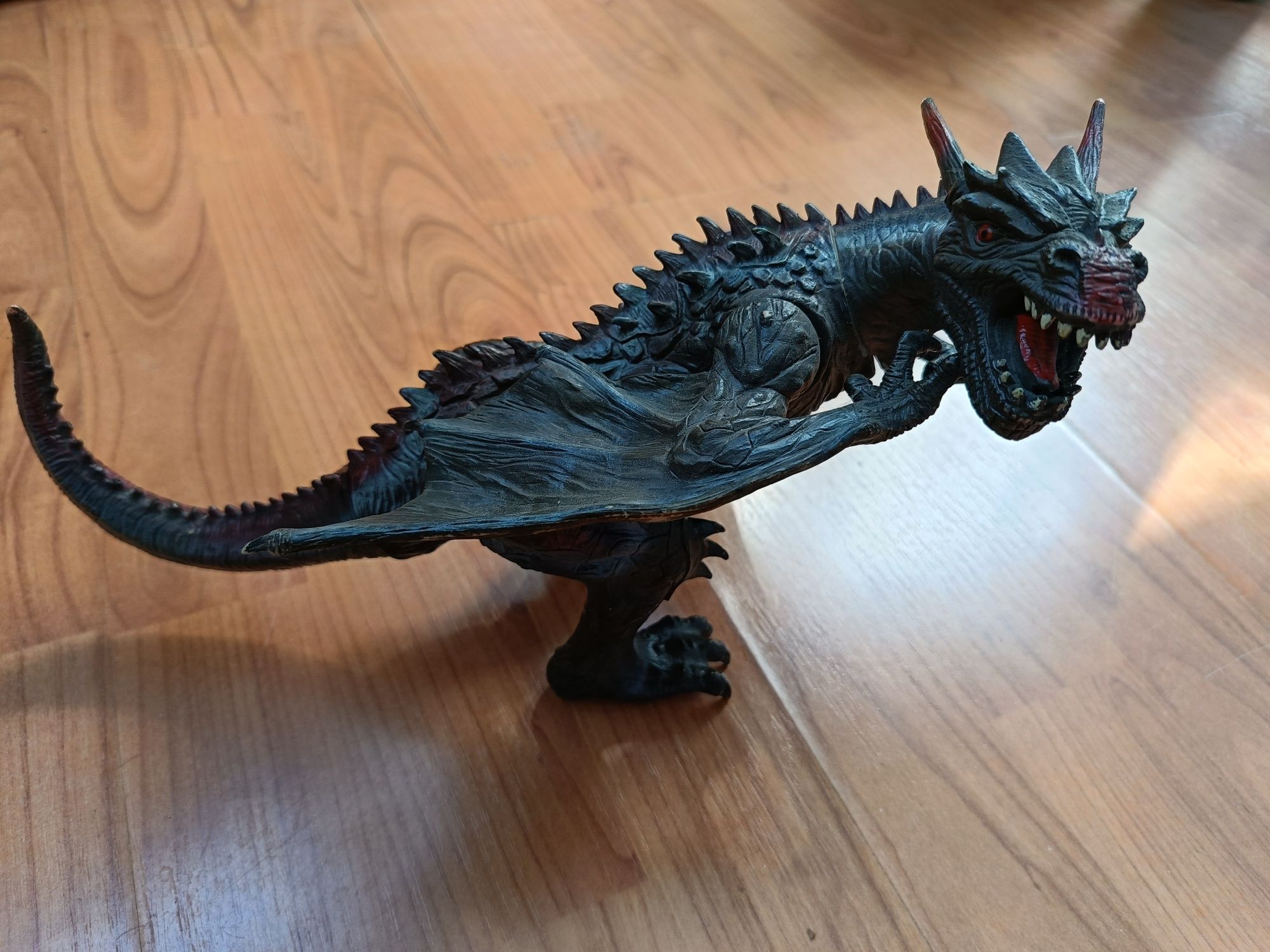 Продам іграшка динозаврів