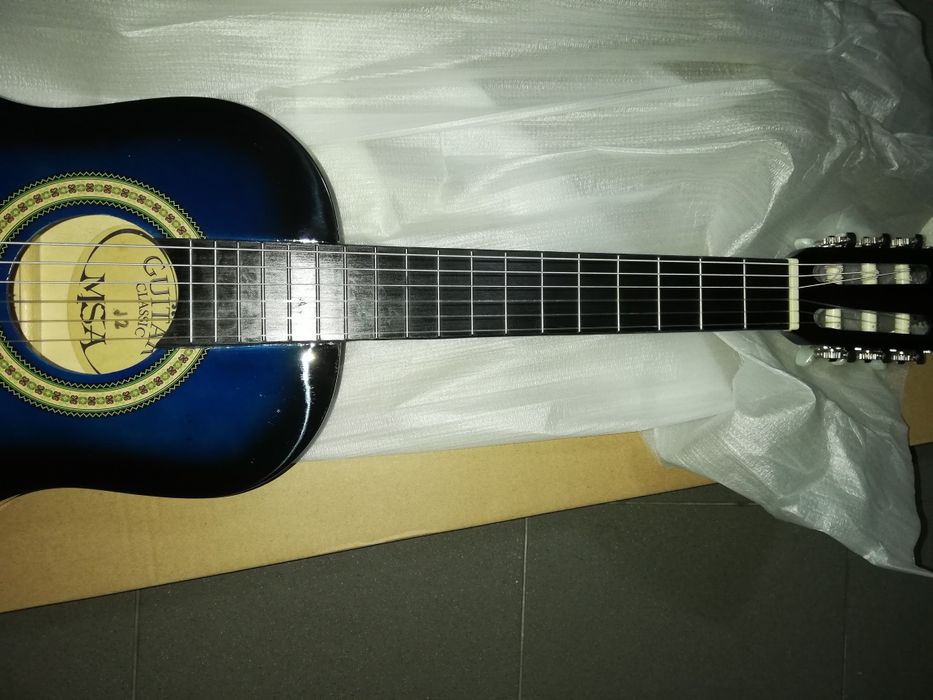 Guitarra clássica azul 1/2 e kit para crianças