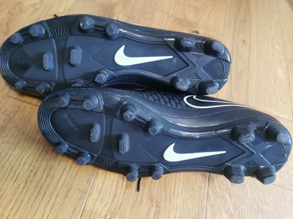 Korki piłkarskie NIKE