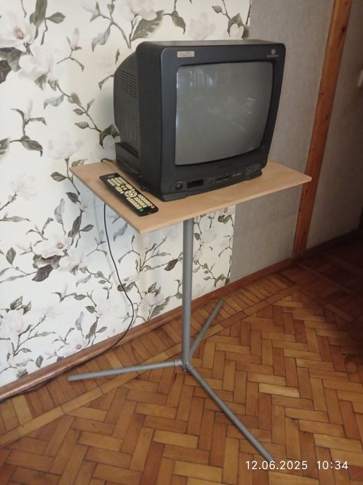 Столик- подставка универсальный