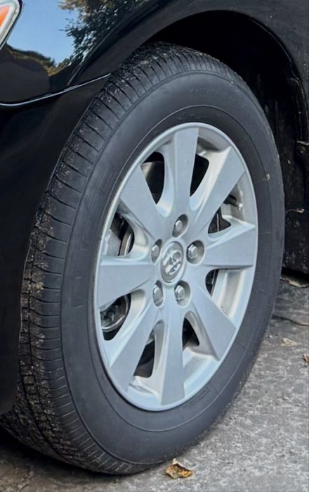 Продам 2 шини Yokohama