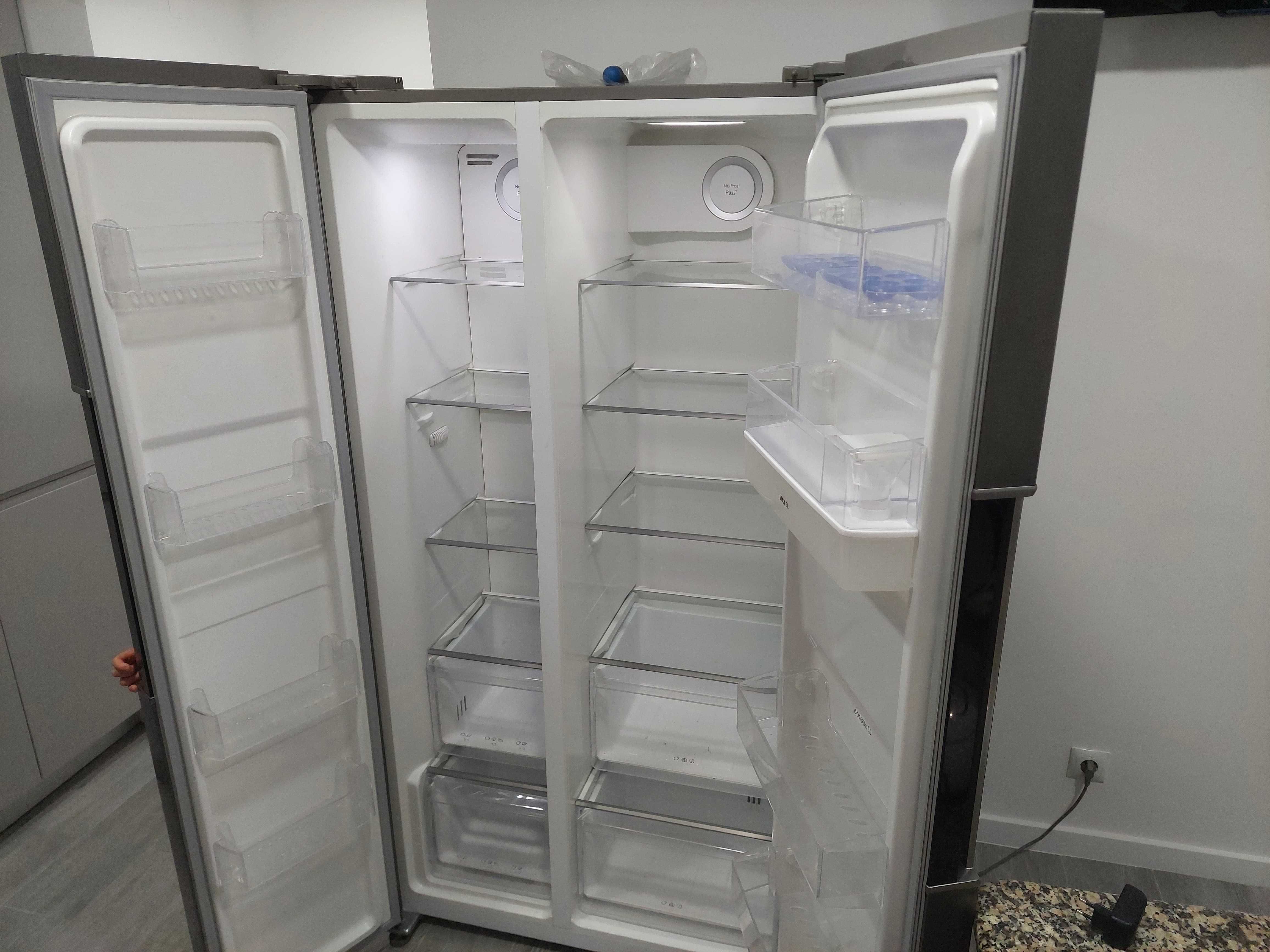 Frigorífico Side by Side Candy Inox