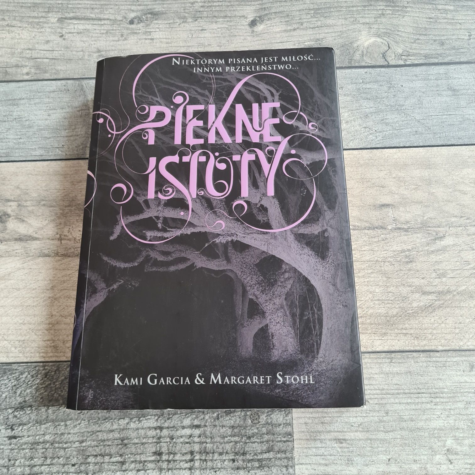 Piękne istoty - Kami Garcia Margaret Stohl