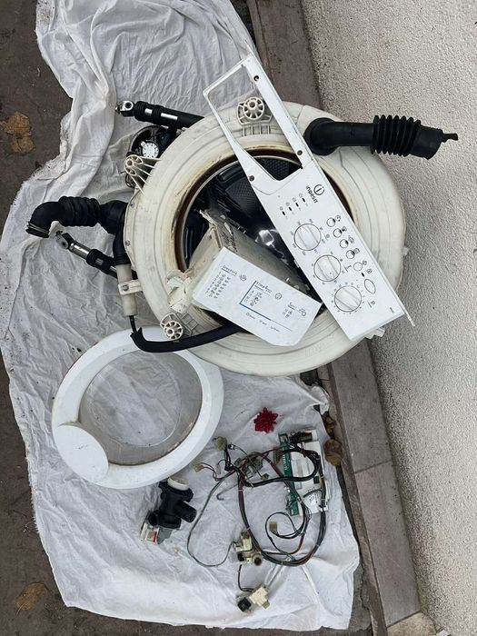 Продам запчастини для стіральної машини Індезіт