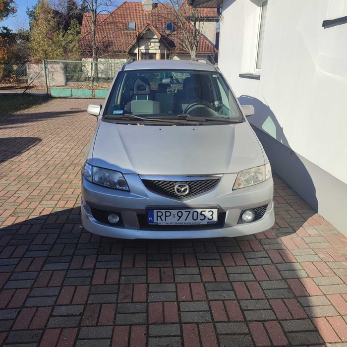 Spędzam samochód Mazda premasy 2004 r  2,0 benzyna