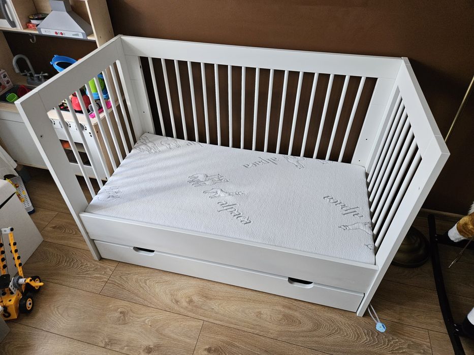 Łóżeczko dziecięce 120×60 Pinio basic + szuflada + materacyk