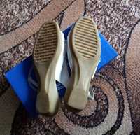 Продам босоножки женские Tailor Shoe (England)