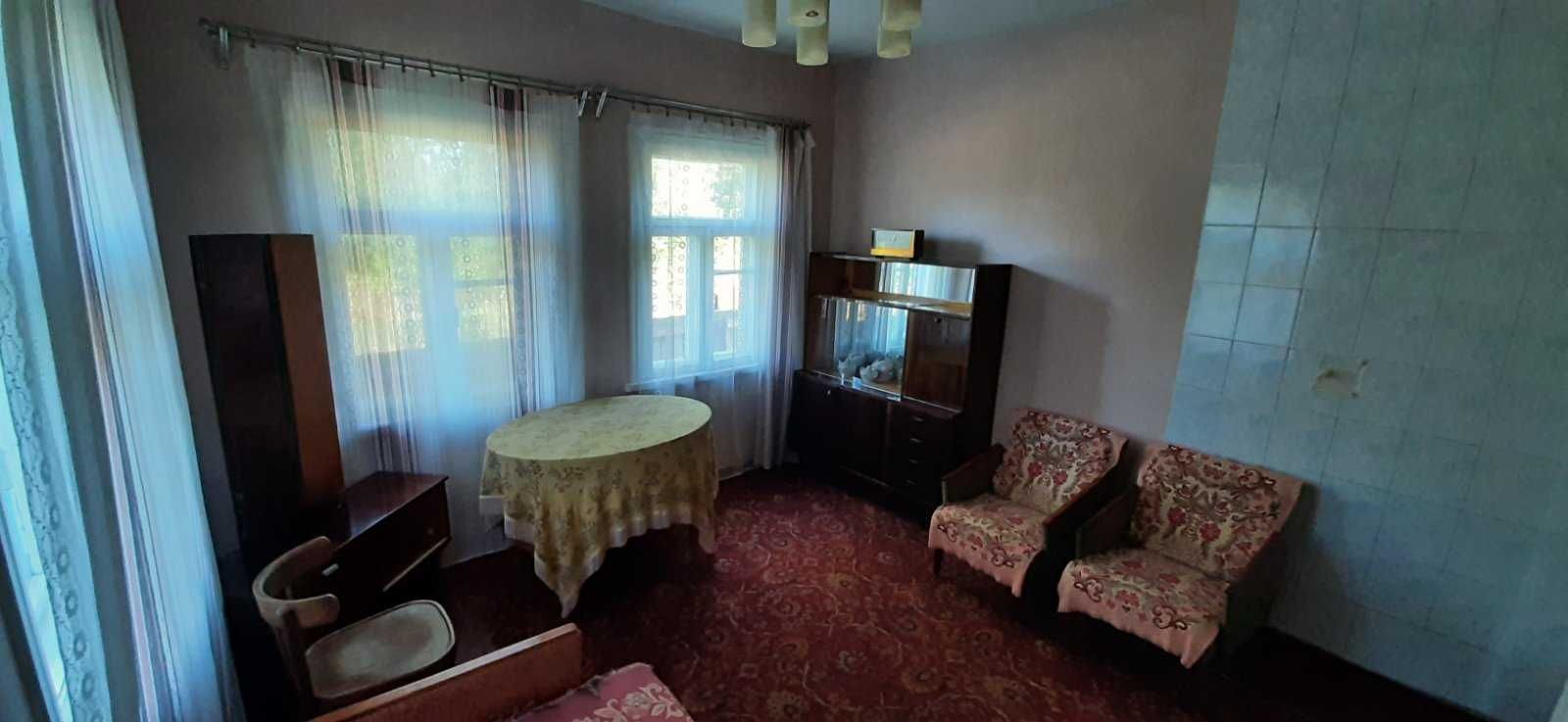 Продаю 2 будинки на одній ділянці в м. Остер