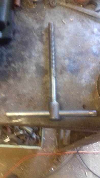 Sprzedam śrubę do imadla