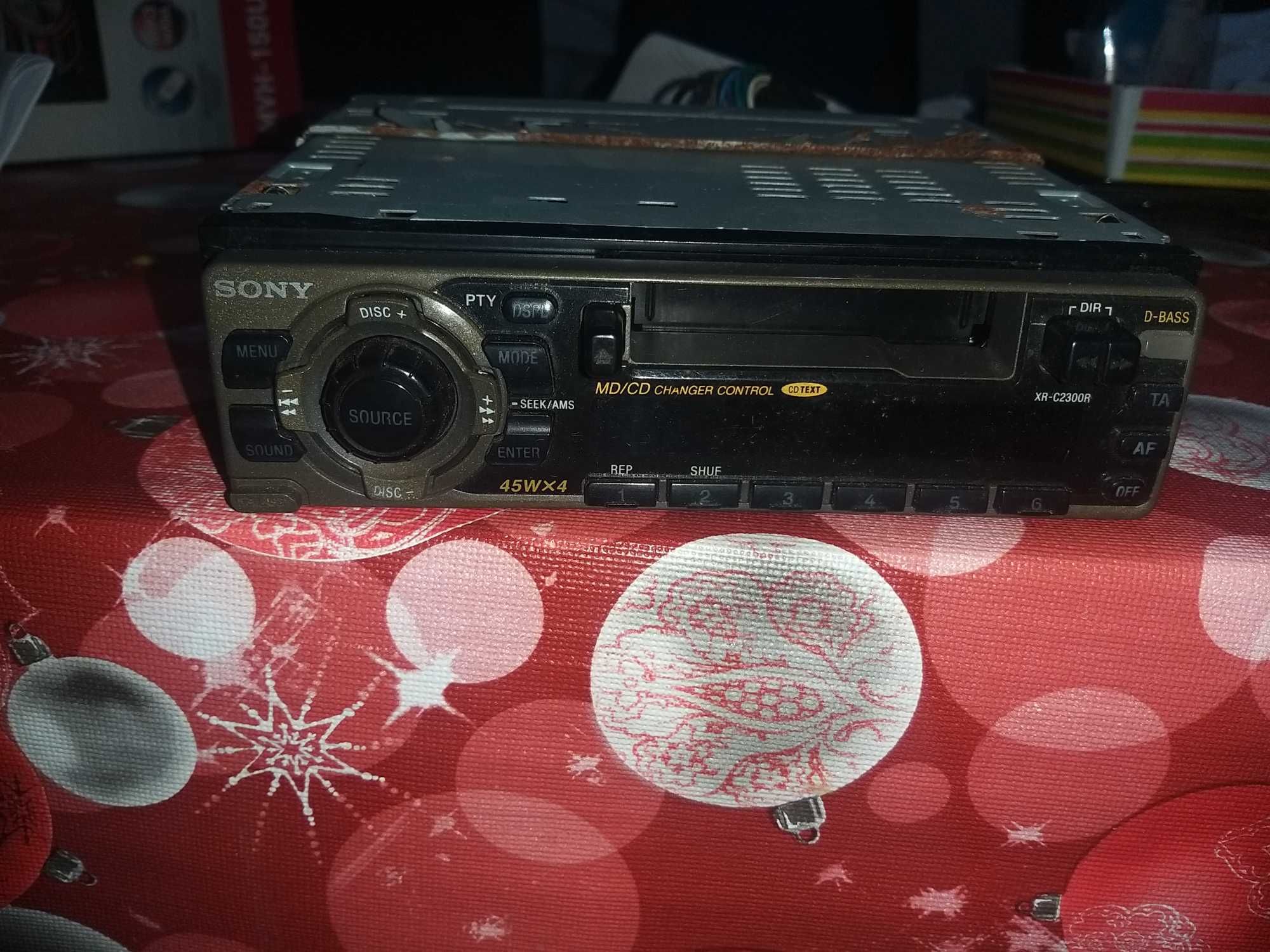 Radio cassete para caŕro