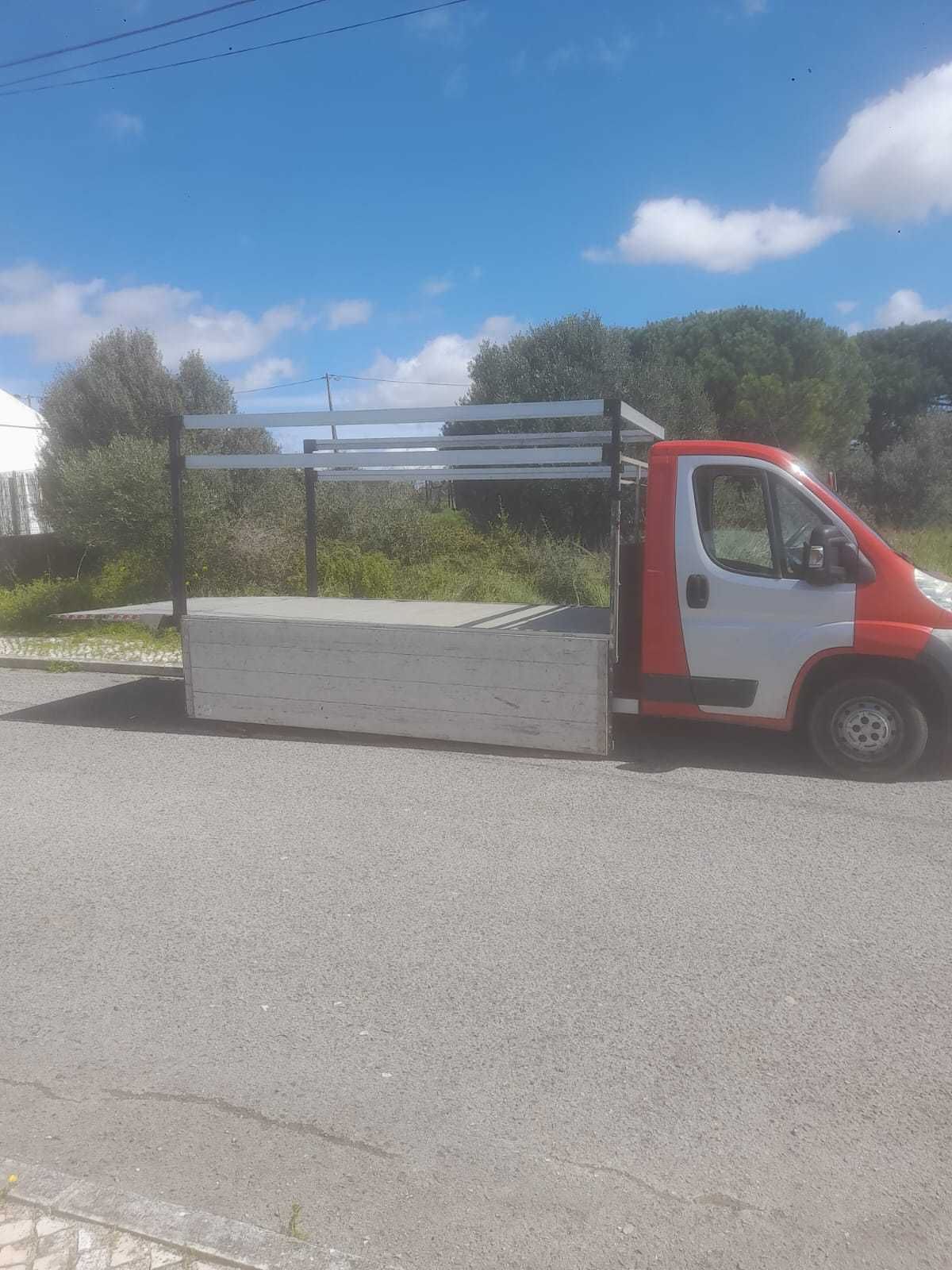 Basculante com taipal elevatório