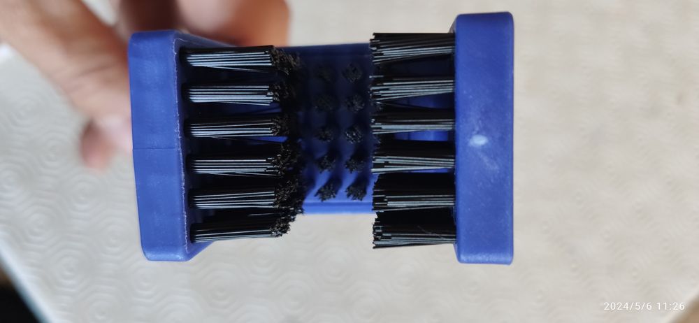 Escova limpa corrente mota