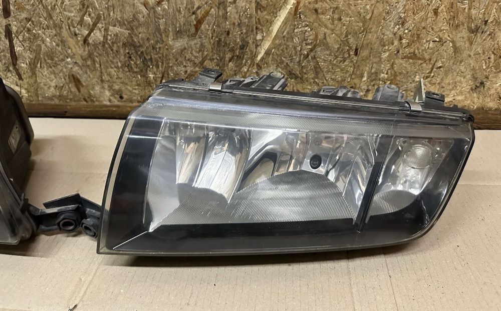 Lampa reflektor Skoda Fabia I Lewa prawa przednia przód EUROPA