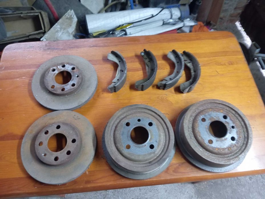 Sprzedam tarcze i klocki hamulcowe