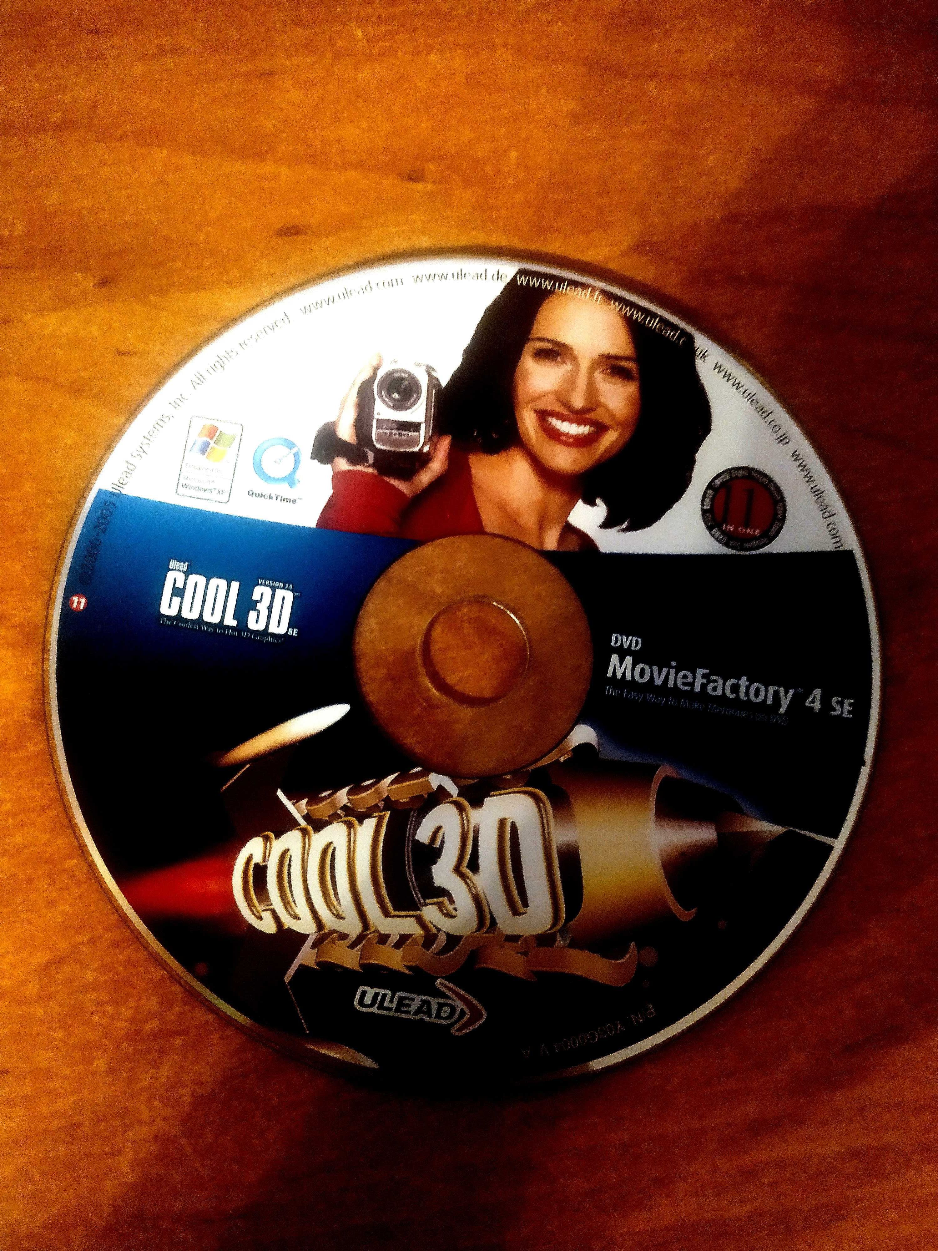 Płyta CD z programami Ulead Cool 3D, Moviefactory 4 SE