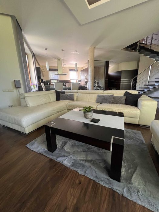 Kanapa narożna skórzana jasna z regulowanymi zagłówkami-Klasa Premium