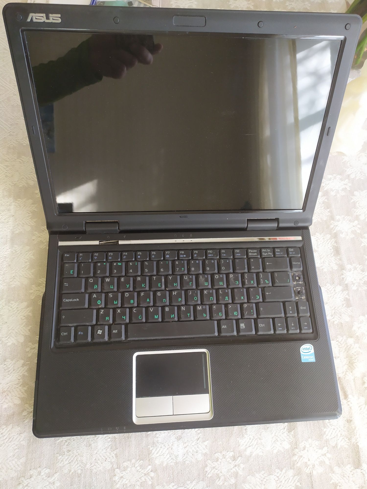 Ноутбук Asus F80L