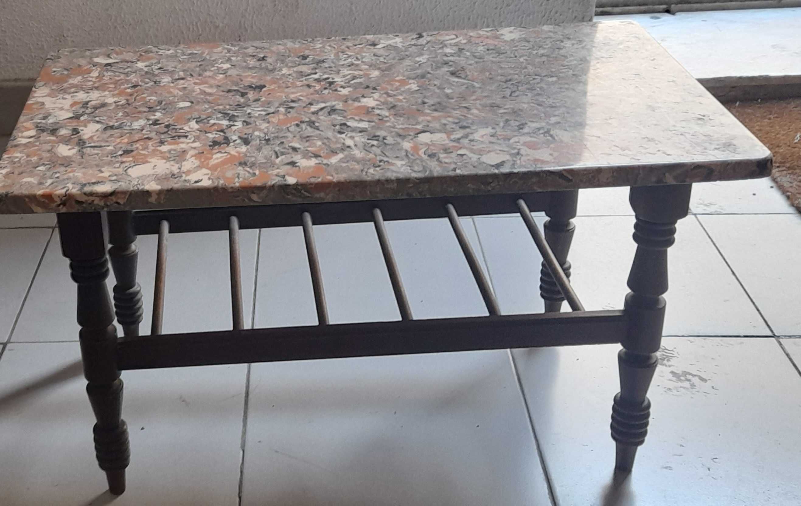 Mesa sala estar com pedra mármore