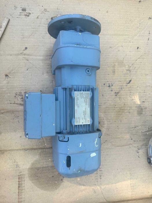 Motoreduktor z hamulcem, silnik sew 0,55 kw 81 obrotów fv