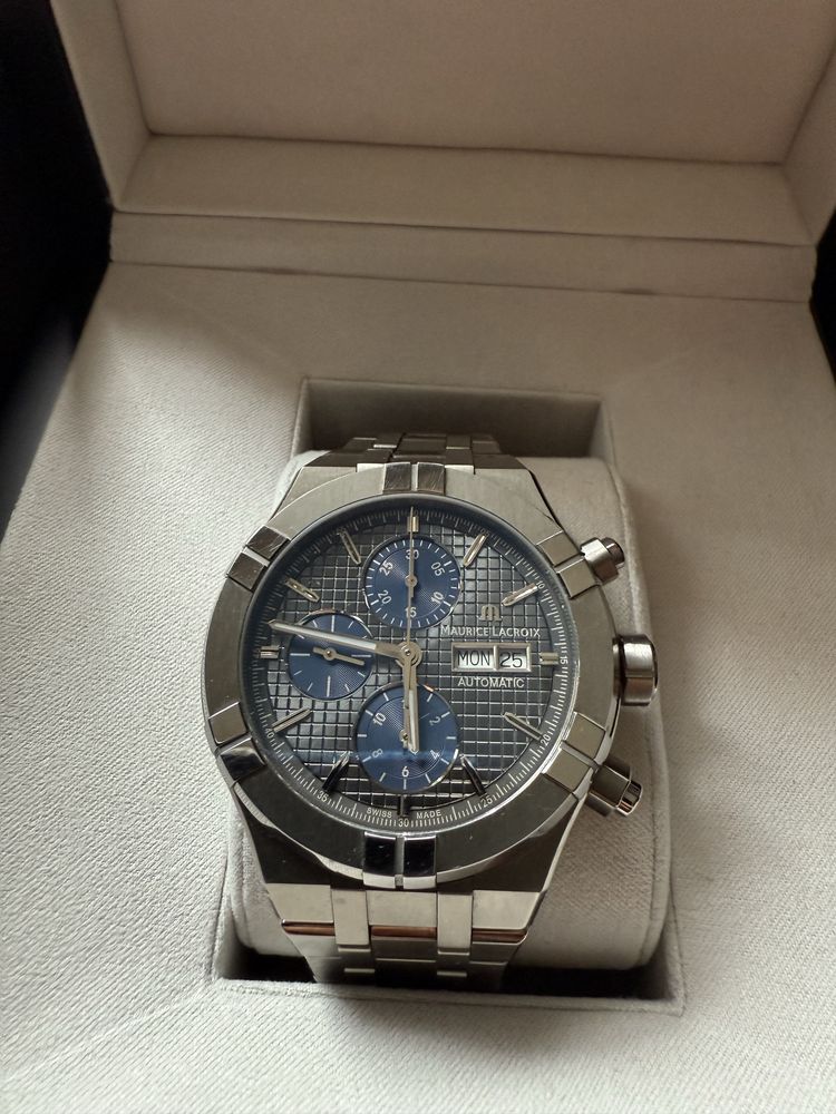 Maurise Lacroix Aikon automatic titanium 44 mm. AI 6038-TT03F-330-A