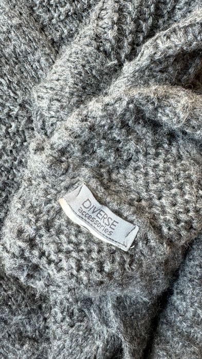 Szary szalik komin diverse