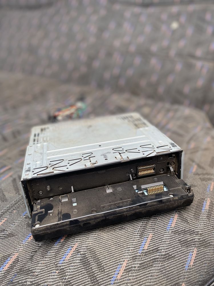 Магнитофон Пионер DEH-3110LB