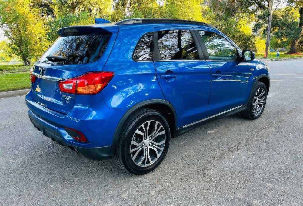 Mitsubishi Outlander      2018