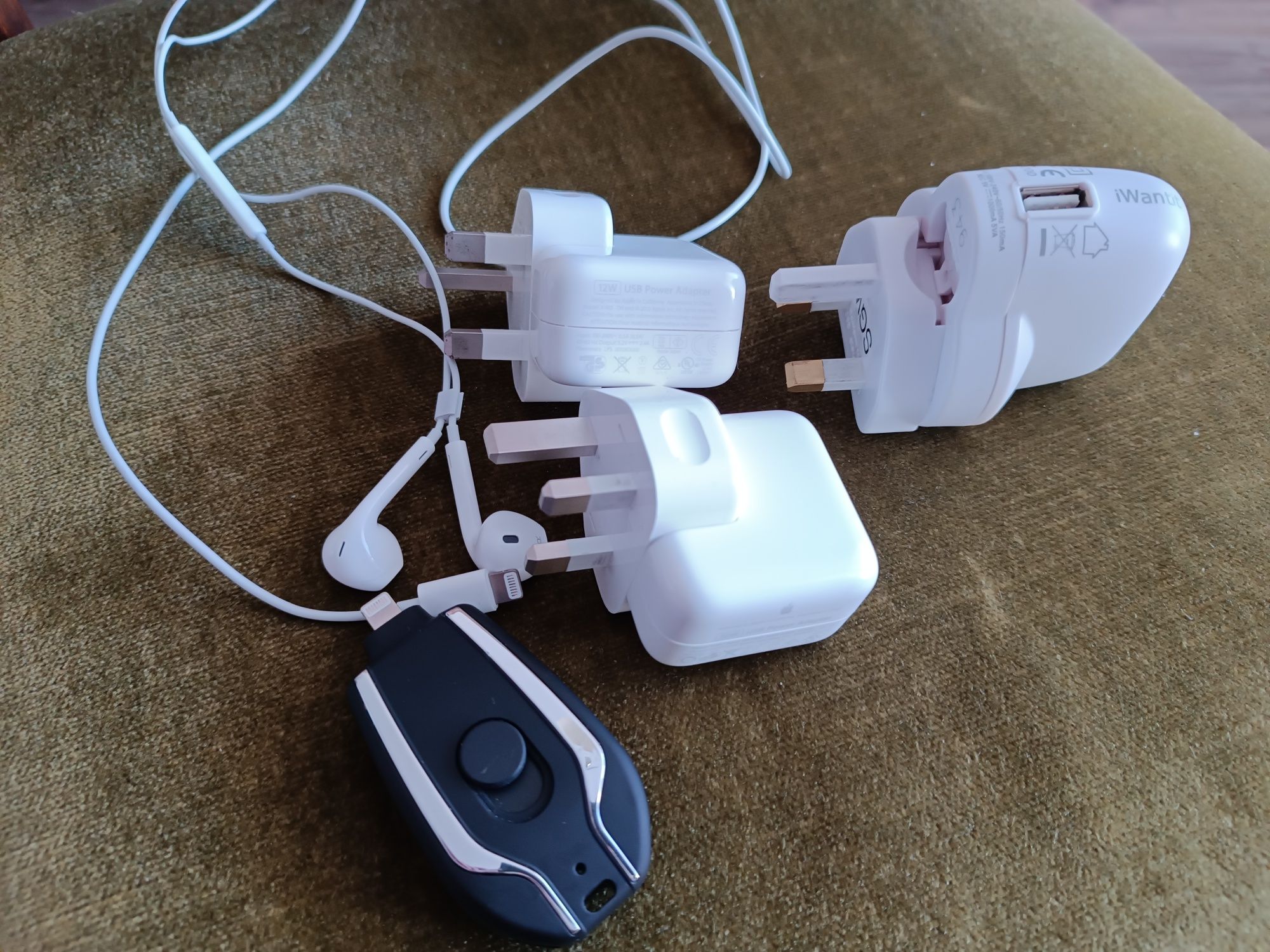 Apple - Ładowarka 12W, 10W, powerbank, słuchawki.