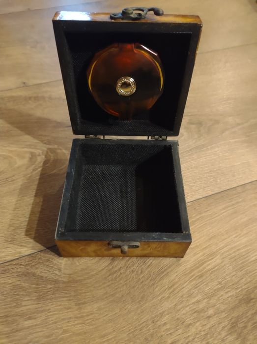 Pudełko szkatułka na biżuterię kosmetyki i drobiazgi z lusterkiem