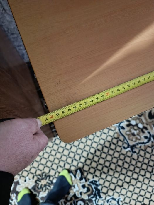 Комп'ютерний стіл